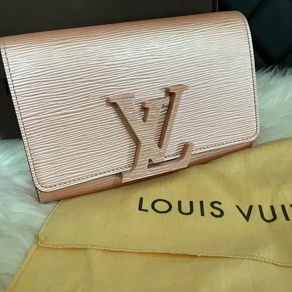 Louis Vuitton Louise Epi Leather PM Bag in Rose Claire / Light Pink - Picture 3 of 12